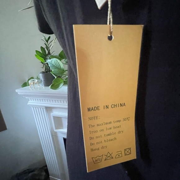 Grecerelle size M, V neck and back strap prevent from falling off shoulders - Picture 9 of 9